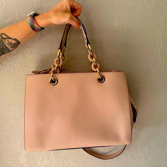 Michael Kors Purse in Dusty Rose. - Picture 1 of 5